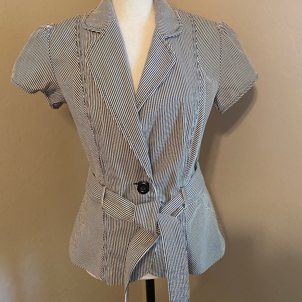 Short sleeve jacket